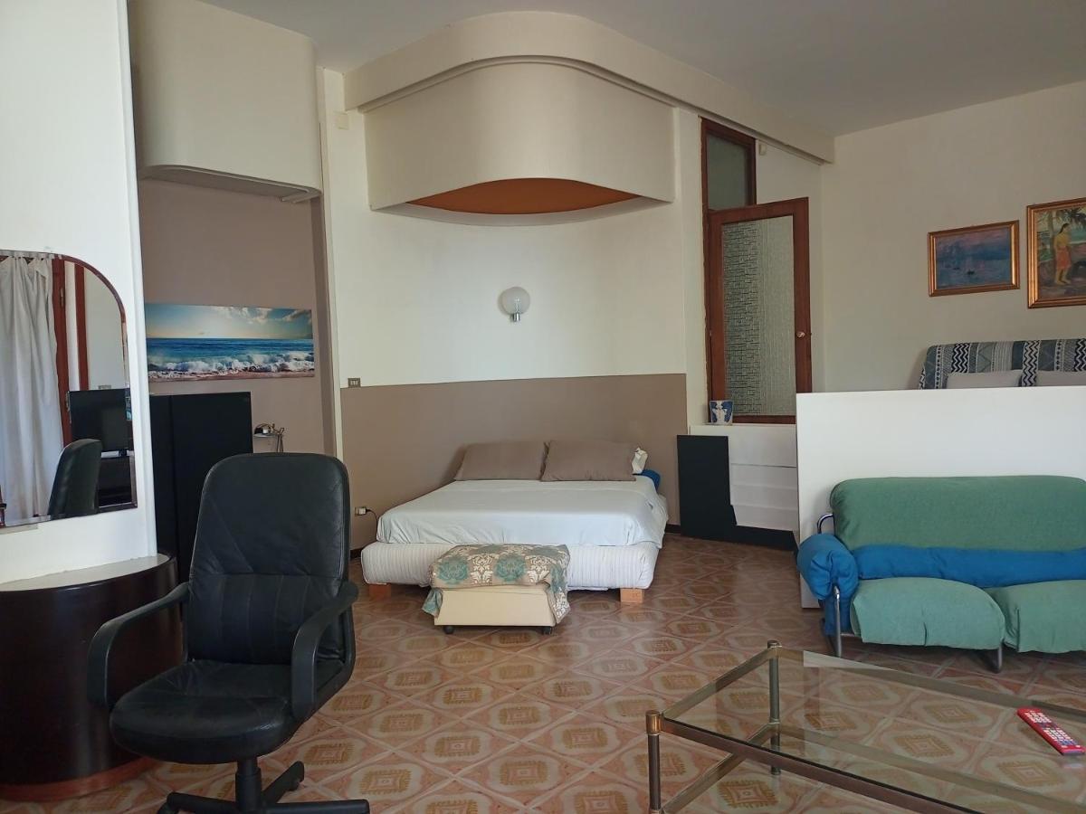 Verde Smeraldo Bed and Breakfast Σαλέρνο Εξωτερικό φωτογραφία